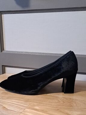 Black Velvet Block Heel Pumps - Women's Elegant Evening Shoes